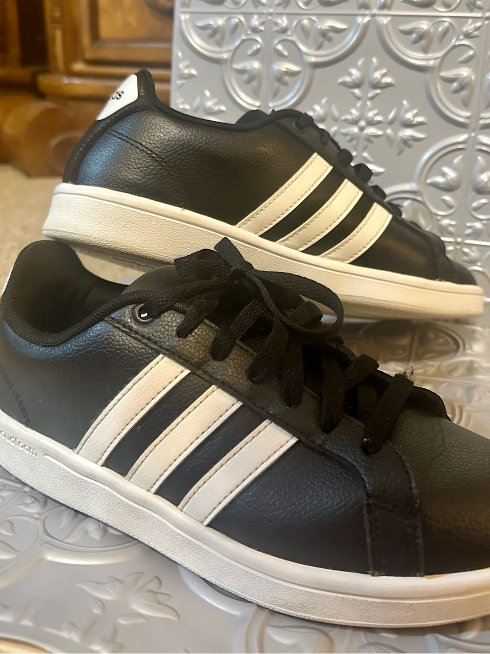 Adidas Neo Cloudfoam Memory Foam Sneakers Black White Womens 7.5 - Picture 2 of 11